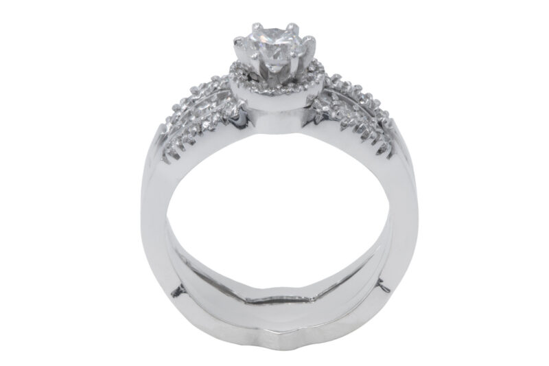 18 karat white gold ring with diamonds