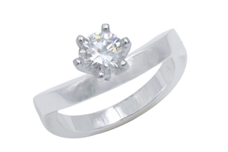 18 karat white gold engagement ring